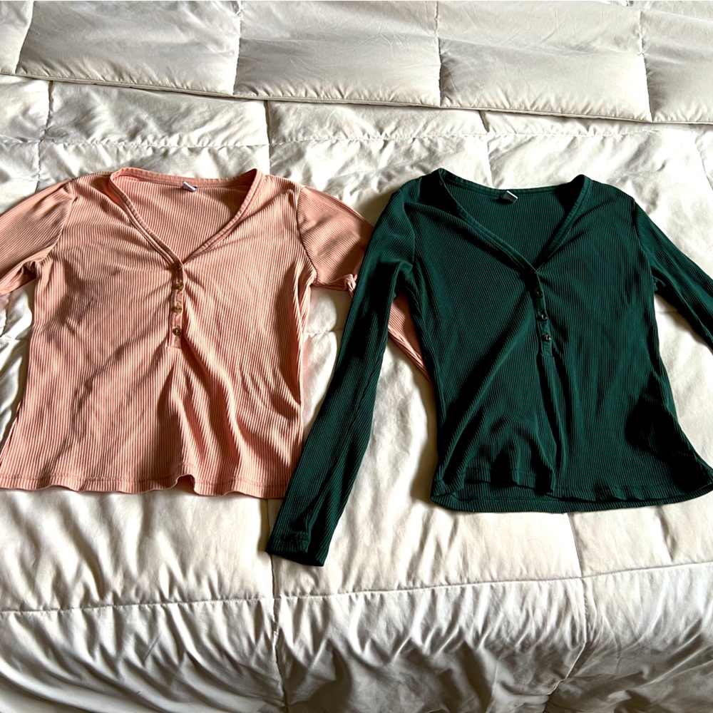 2 old Navy long sleeve ribbed shirts